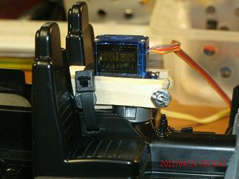 right view of steering servo